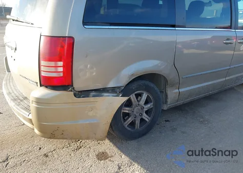2009 Chrysler Town & Country Touring from USA, damaged, VIN 2A8HR54109R604006